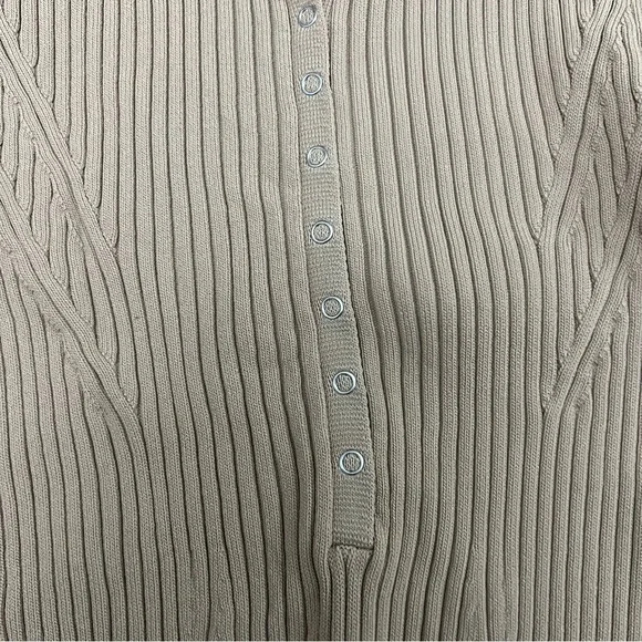 ZARA Beige Ribbed Collared Long-Sleeve Modest Shirt Top Sweater Silver Snaps M - Picture 12 of 12